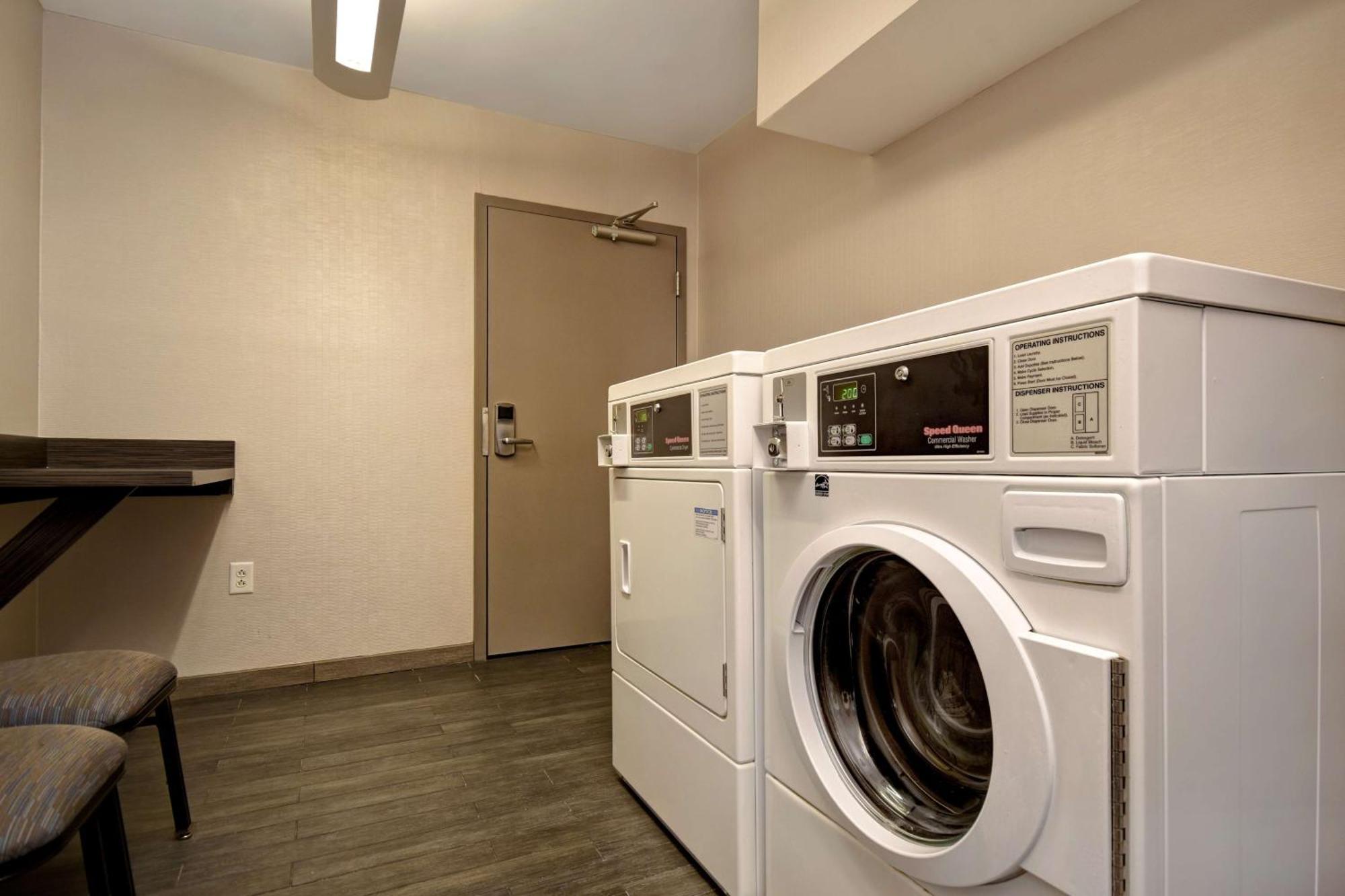 Hampton Inn & Suites Columbia South Fort Meade Area Bagian luar foto