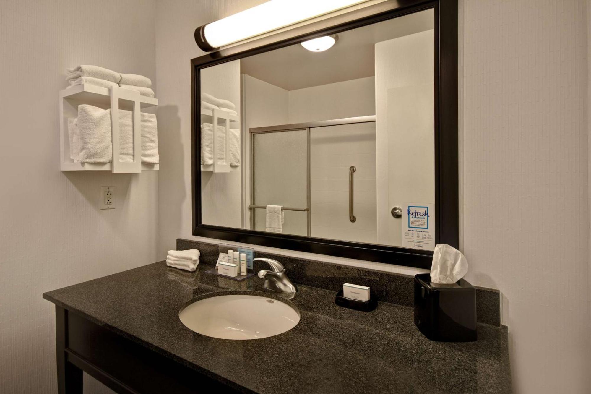 Hampton Inn & Suites Columbia South Fort Meade Area Bagian luar foto