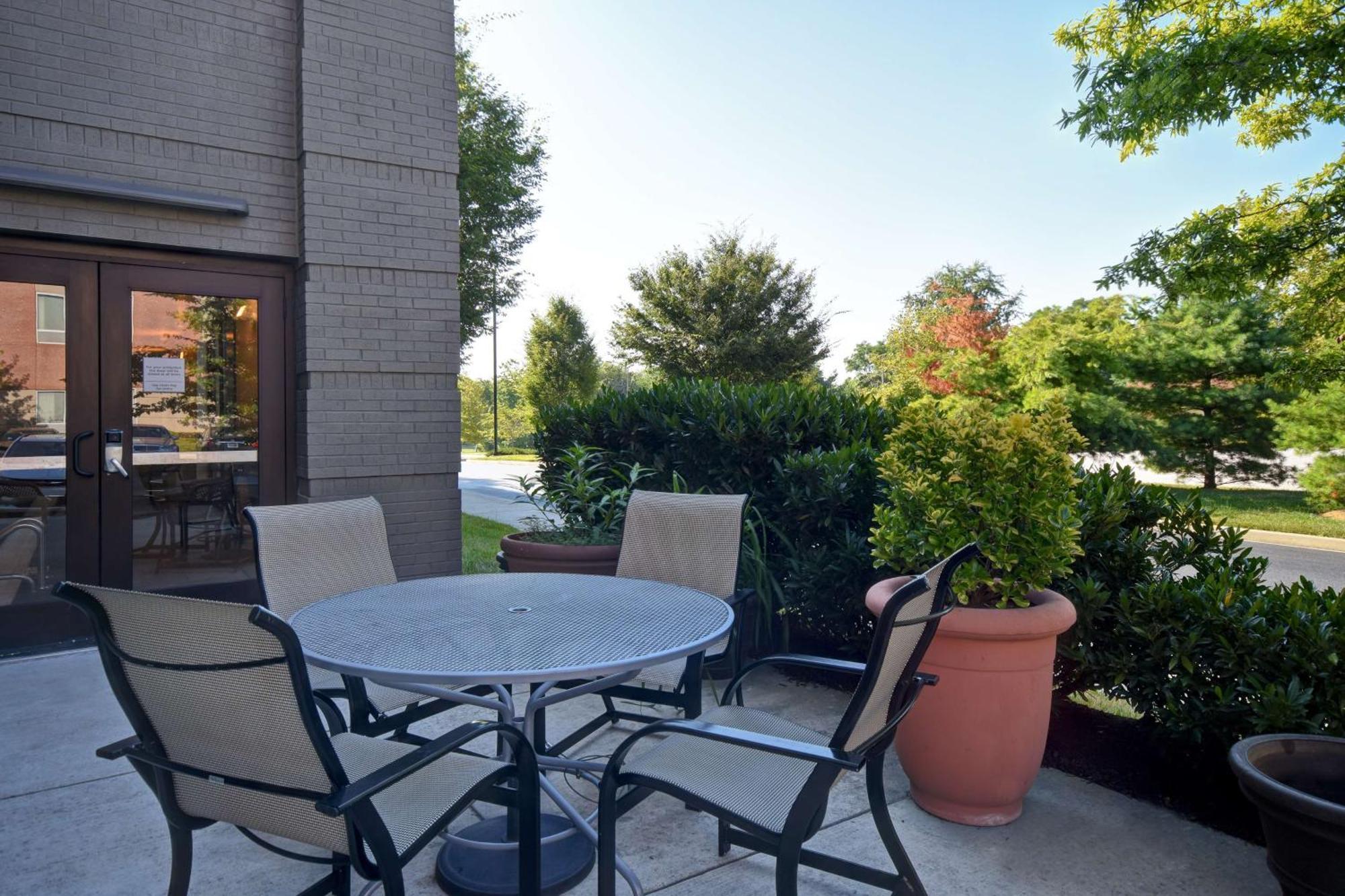 Hampton Inn & Suites Columbia South Fort Meade Area Bagian luar foto